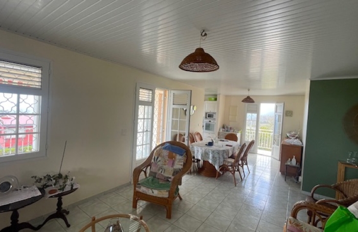 Belle villa F4 avec vue mer et montagne Pel&eacute;e - LE MORNE-VERT