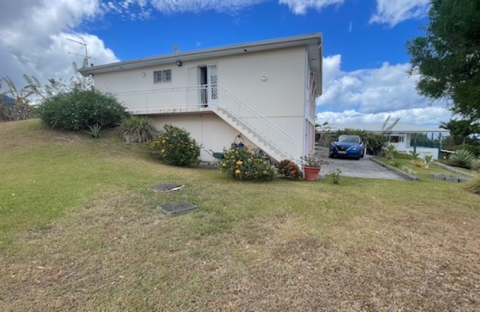 Belle villa F4 avec vue mer et montagne Pel&eacute;e - LE MORNE-VERT