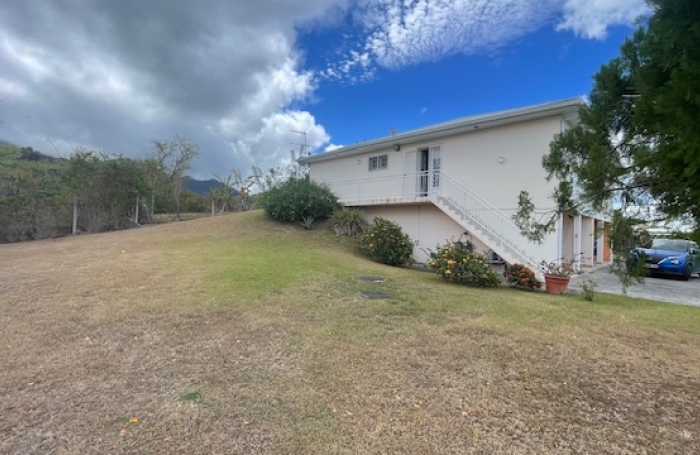 Belle villa F4 avec vue mer et montagne Pel&eacute;e - LE MORNE-VERT