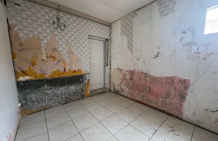 Maison de bourg de plain-pied &agrave; r&eacute;nover   Le Fran&ccedil;ois