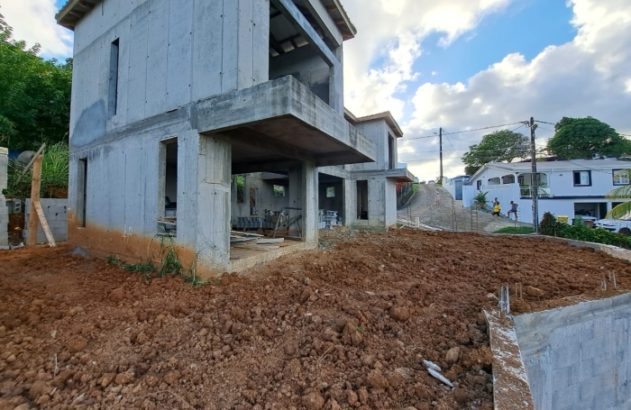 Maison neuve &agrave; terminer   Le Fran&ccedil;ois