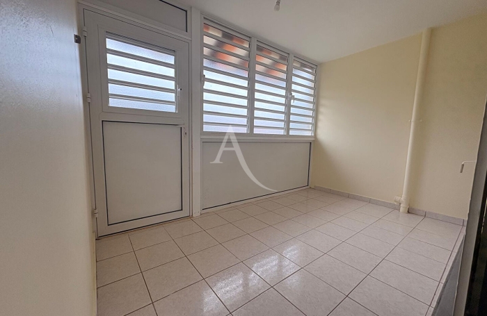 Location Appartement 82.03m&sup2; 4 pi&egrave;ces Ducos