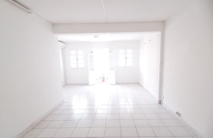 Location Divers 58m&sup2; 2 pi&egrave;ces Fort de france