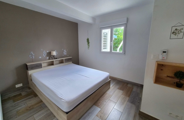 Maison F4 + F5 meubl&eacute; et &eacute;quip&eacute;e en tr&egrave;s bon &eacute;tat.