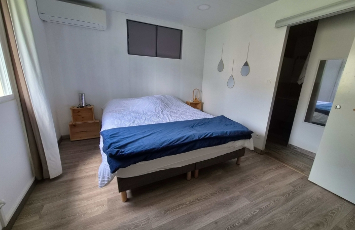 Maison F4 + F5 meubl&eacute; et &eacute;quip&eacute;e en tr&egrave;s bon &eacute;tat.