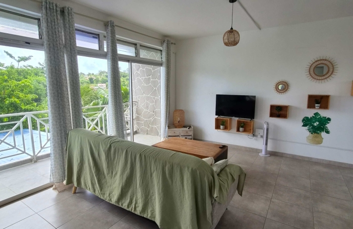 Maison F4 + F5 meubl&eacute; et &eacute;quip&eacute;e en tr&egrave;s bon &eacute;tat.