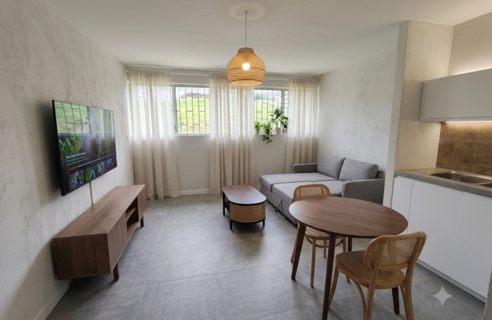 APPARTEMENT A RENOVER SECTEUR ACAJOU