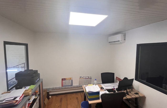 Location Entrepot 360m&sup2; Ducos