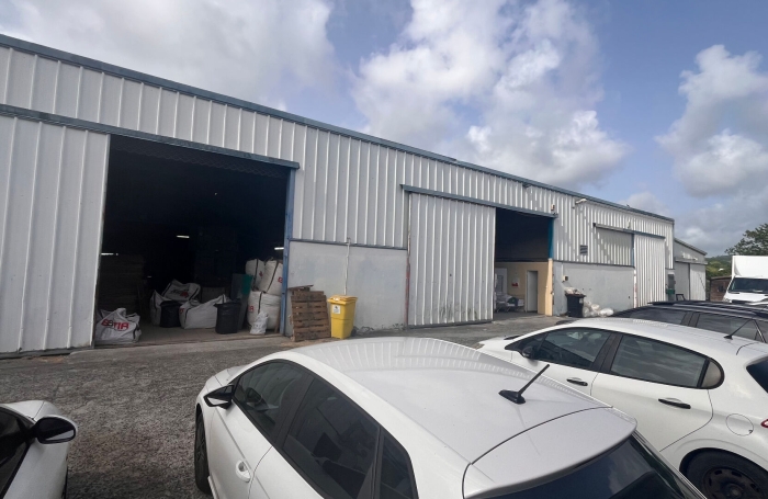 Location Entrepot 360m&sup2; Ducos