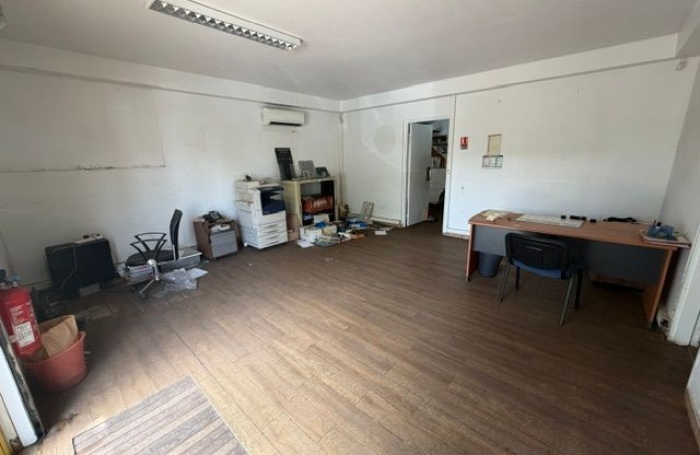 Location Local commercial 958m&sup2; Le Robert