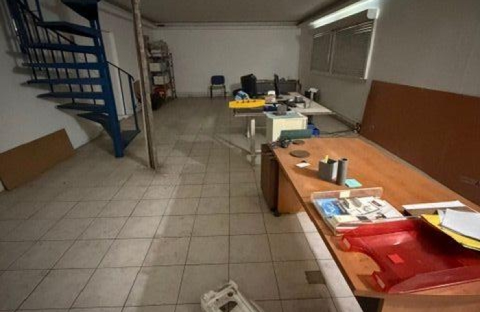 Location Local commercial 958m&sup2; Le Robert