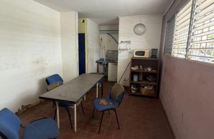 Location Local commercial 958m&sup2; Le Robert