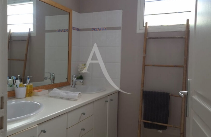 Vente Maison 129.85m&sup2; 6 pi&egrave;ces La Trinit&eacute;