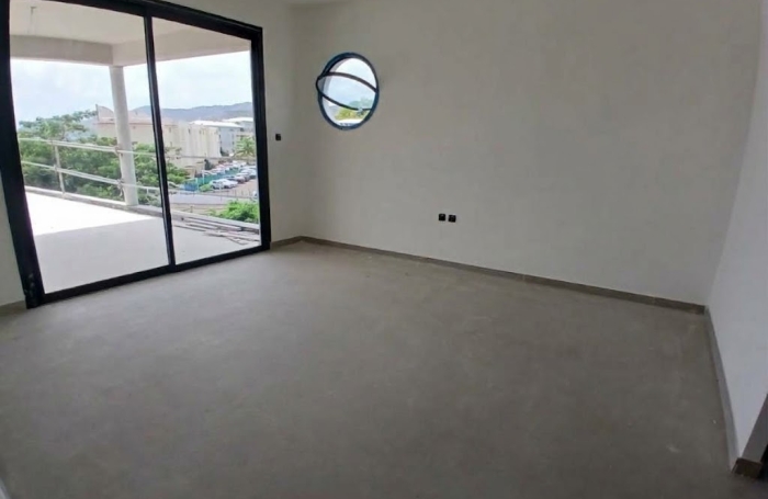 Rare   Splendide T4 Traversant de 157 m2 avec Vue Marina   Dernier &Eacute;tage Unique avec Ascenseur