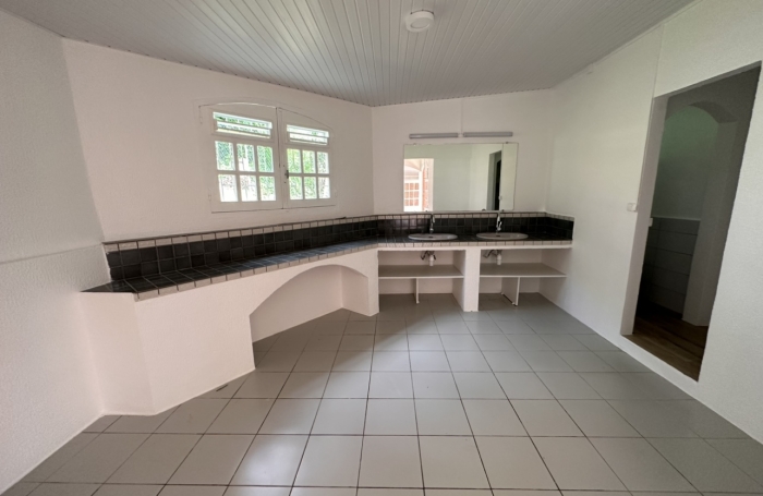 Villa F5 avec piscine et grand jardin &agrave; proximit&eacute; CHU - FORT-DE-FRANCE