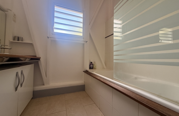 Villa T5 meubl&eacute;e avec piscine vue mer - SCHOELCHER
