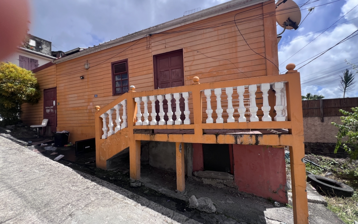 Sainte-Th&eacute;r&egrave;se Fort-de-France | Maisonnette T2 &agrave; r&eacute;habiliter
