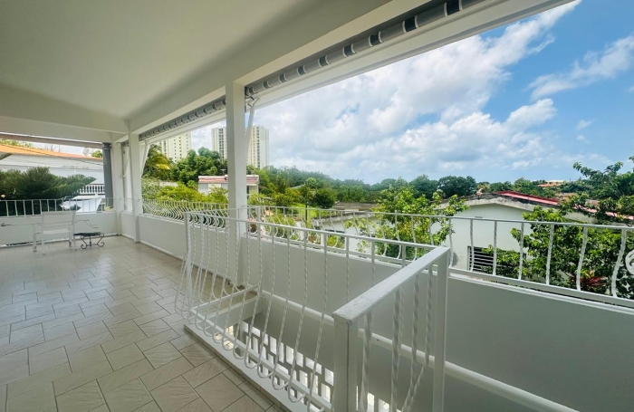 VILLA A LOUER A BALATA