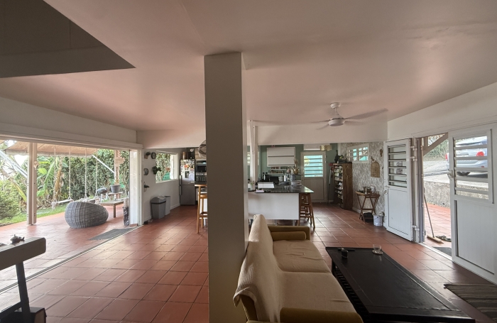 VILLA T4  meubl&eacute; DUPLEX LES PIEDS DANS L EAU