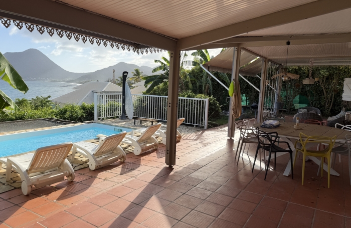 VILLA T4  meubl&eacute; DUPLEX LES PIEDS DANS L EAU