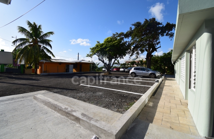 Location Bureaux 20m&sup2; 1 pièce Ducos