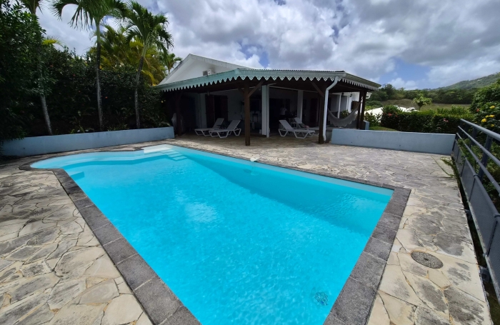 Villa de charme F4 + studio avec vue mer et piscine