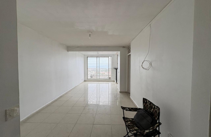 Appartement id&eacute;alement situ&eacute; avec vue sur la baie - Fort-de-France