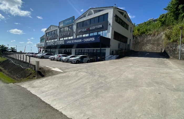Location Local commercial 275m&sup2; Ducos