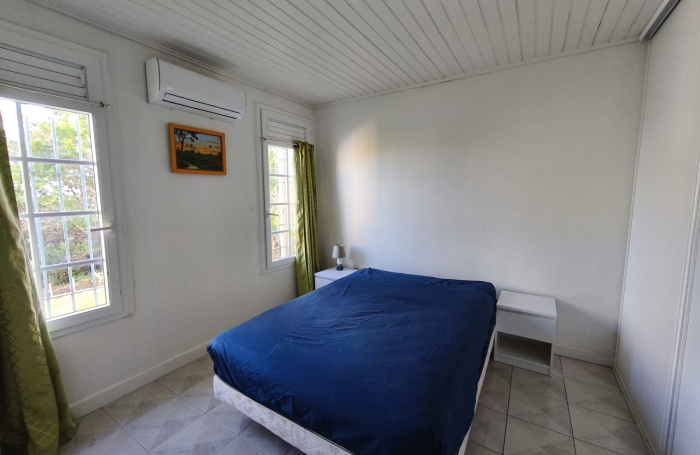 MAISON MEUBLEE, JUMELEE EN DUPLEX - TERREVILLE