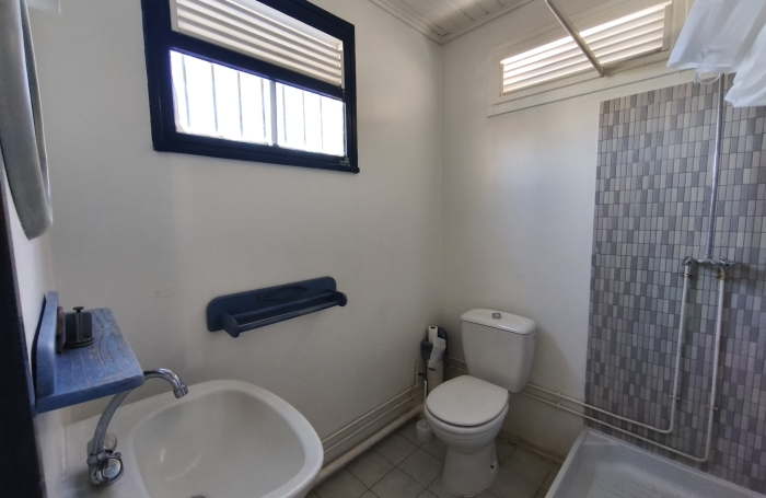MAISON MEUBLEE, JUMELEE EN DUPLEX - TERREVILLE