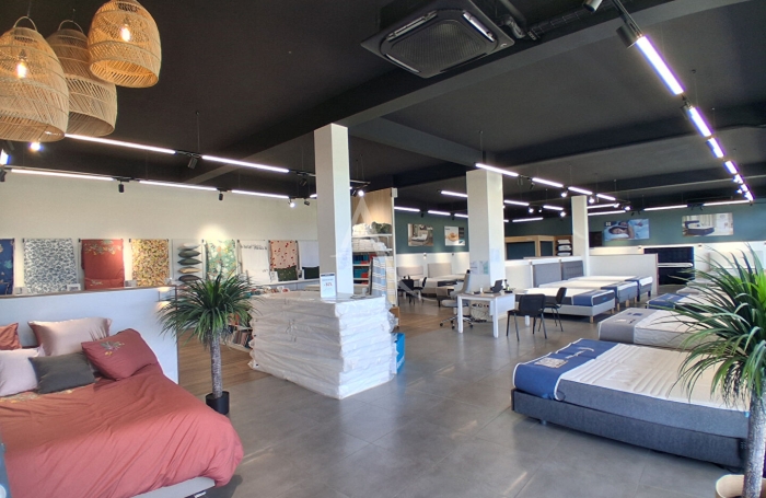 Location Local commercial 274m&sup2; Ducos