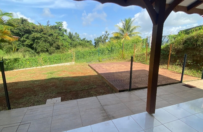 Location Local commercial 80m&sup2; La Trinit&eacute;
