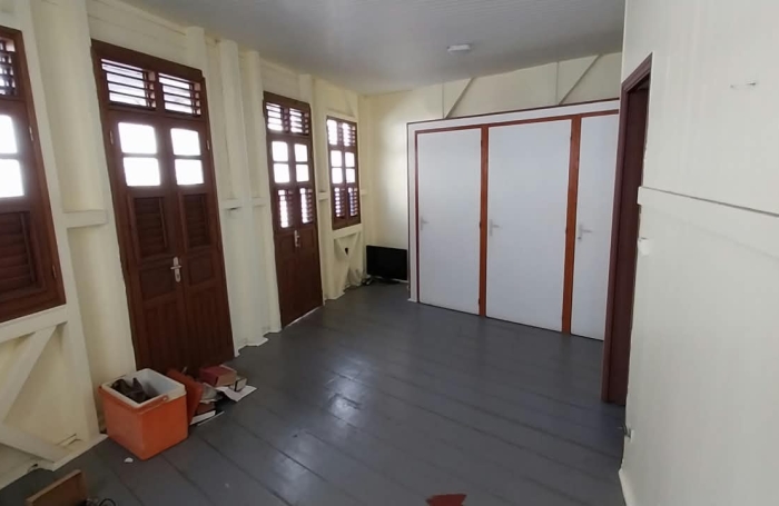 Maison de ville de type F3, Terres-Sainville - FORT-DE-FRANCE