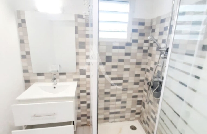 Location Appartement 37.32m&sup2; 2 pi&egrave;ces Rivi&egrave;re Sal&eacute;e