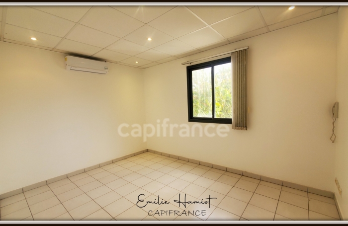 Location Bureaux 11m&sup2; 1 pièce Le Lamentin