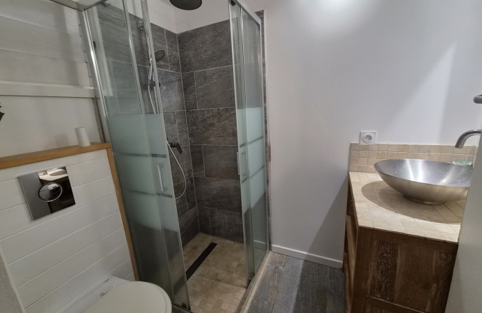 Appartement F2/F3 meubl&eacute; avec vue mer dans r&eacute;sidence avec piscine