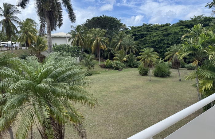 Appt T2  proche plage de l' Anse Mabouyas