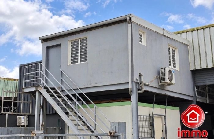 Location Local commercial 29m&sup2; 1 pièce Rivi&egrave;re Sal&eacute;e