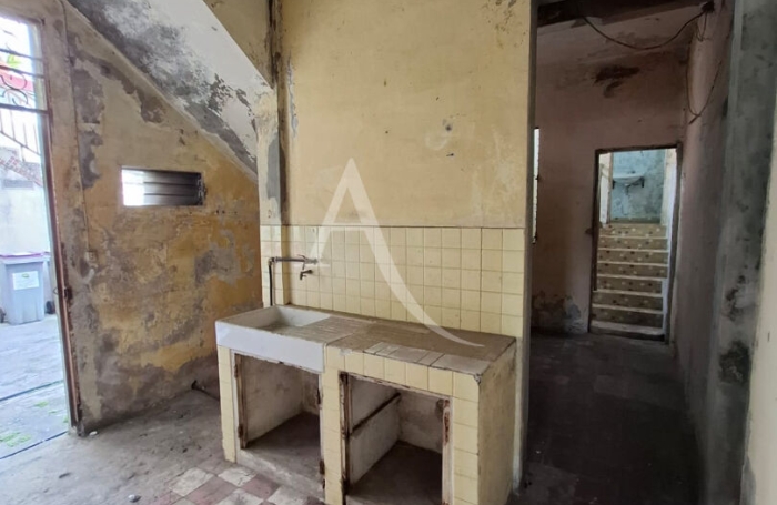 Vente Immeuble 166m&sup2; 7 pi&egrave;ces Saint-Esprit
