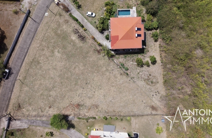 Exclusivit&eacute; - Terrain constructible 1000 m2