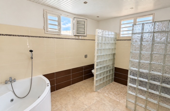 Location Maison 176m&sup2; 6 pièces Le Robert