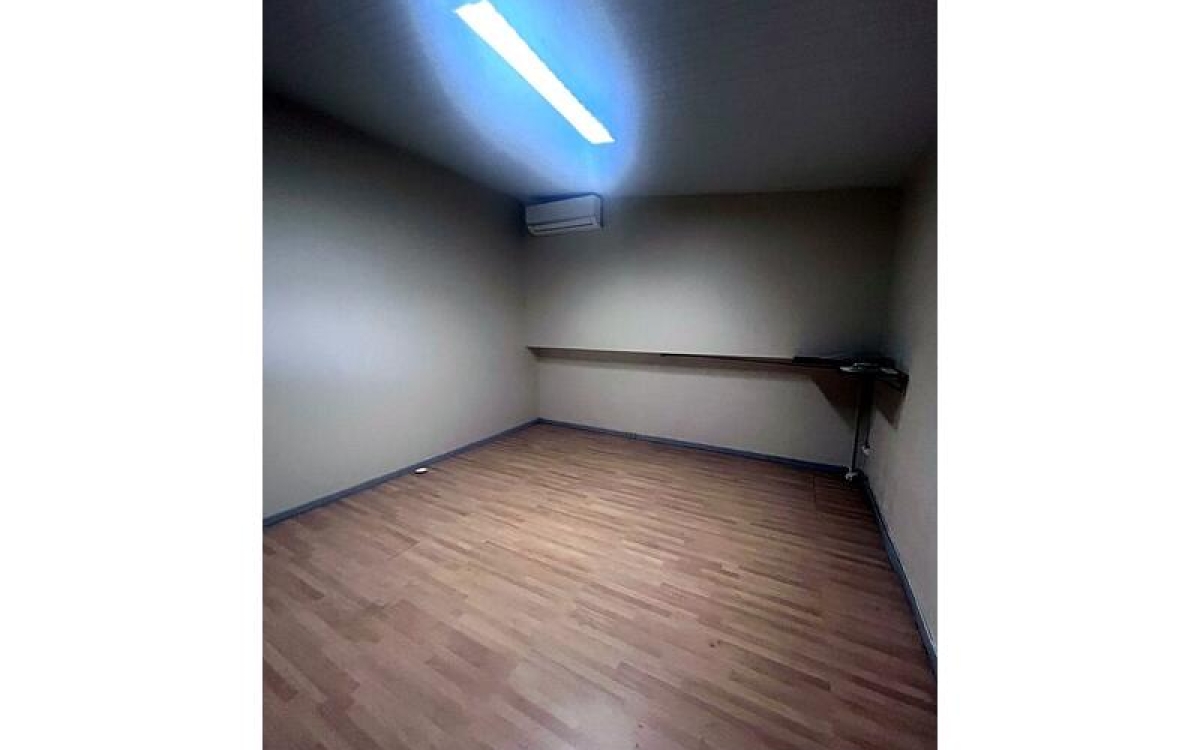 Ducos Champigny &mdash; Local 250 m&sup2; &mdash; 4 250 &euro; HT/mois