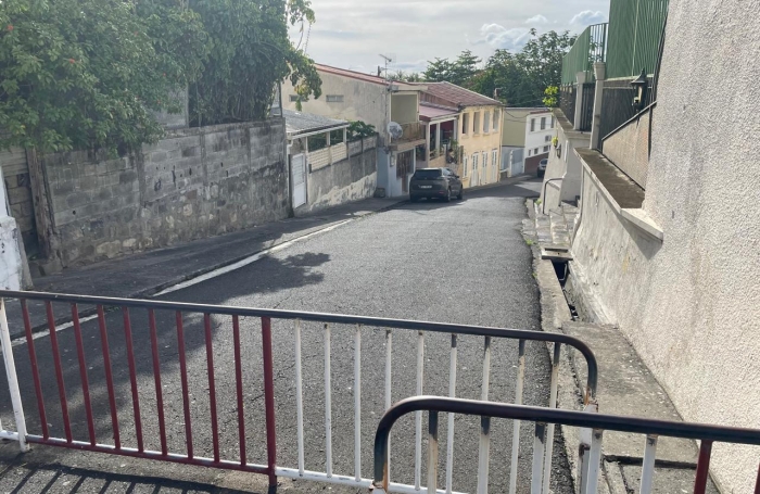 ENSEMBLE IMMOBILIER DE 7 LOGEMENTS   INVESTISSEMENT LOCATIF &Agrave; SAINT-PIERRE