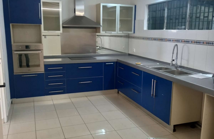 Villa en vente avec 4 pièces à Sainte-Clotilde pour 365000.00 €