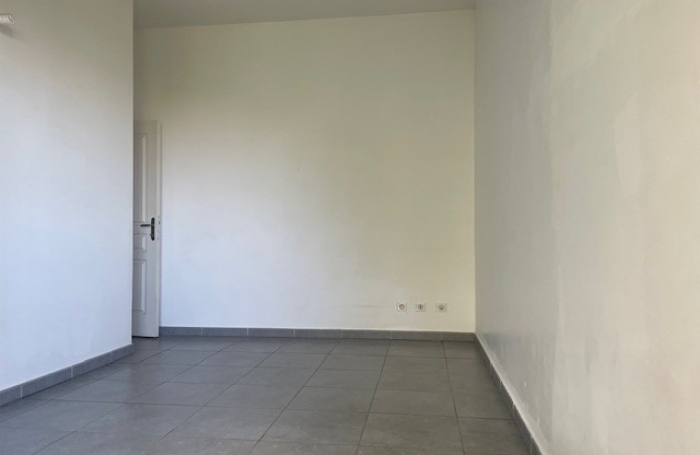 VILLA FAMILIALE ST FRANCOIS LIBRE DE TOUTE OCCUPATION T5/6