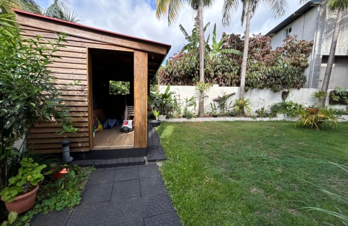 Vente Immeuble 242m&sup2; 9 pi&#232;ces Le Tampon