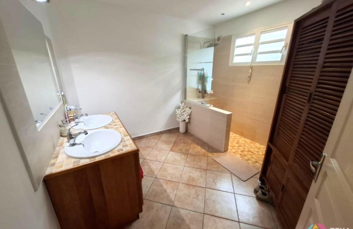 Vente Maison 109m&sup2; 5 pi&#232;ces Sainte Suzanne