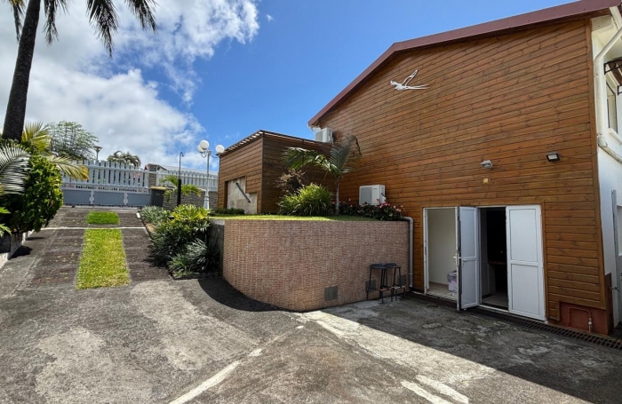 Vente Maison 165m&sup2; 4 pi&#232;ces Sainte Suzanne