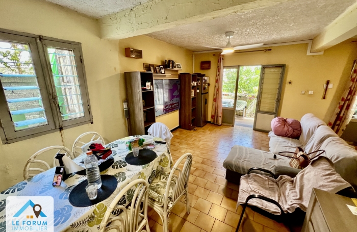 SAINT PIERRE (97410) - CHARMANTE VILLA T6 - À PROXIMITÉ IMMÉDIATE DU CENTRE VILLE