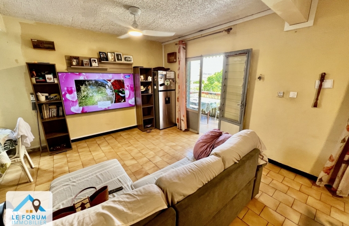 SAINT PIERRE (97410) - CHARMANTE VILLA T6 - À PROXIMITÉ IMMÉDIATE DU CENTRE VILLE